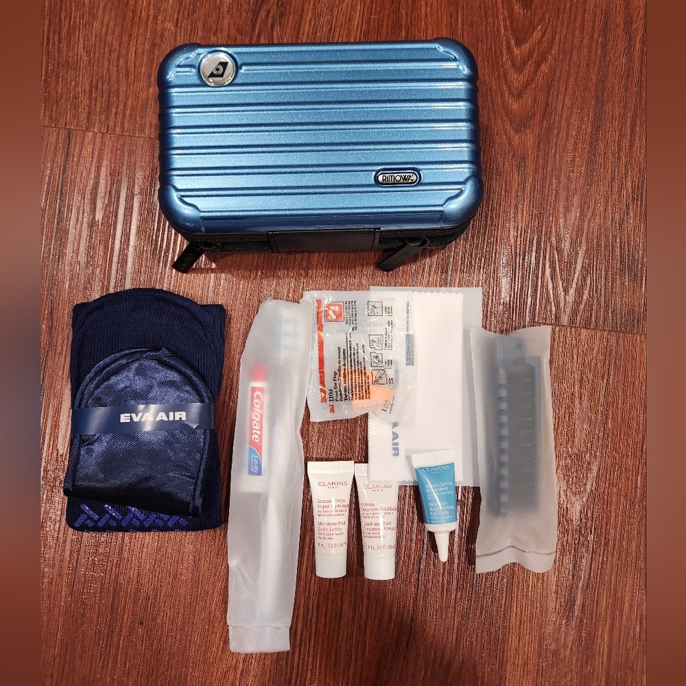 Rimowa NWT First Class Amenity Eva Air Travel Case Cosmetic - Picture 2 of 8